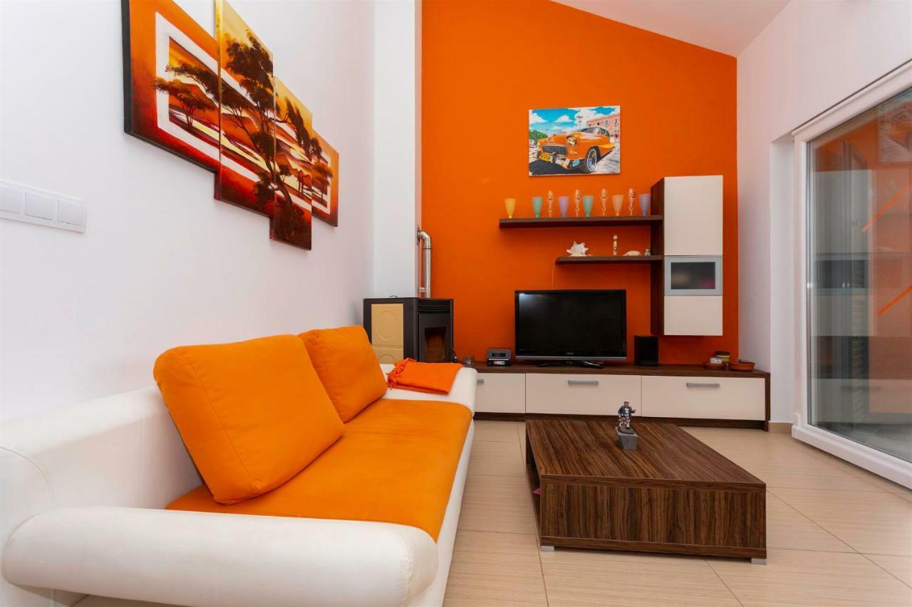 Seafront Apartment Soline With Seaview Экстерьер фото